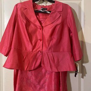 Dana Kay 22W Pink Floral Suit Skirt